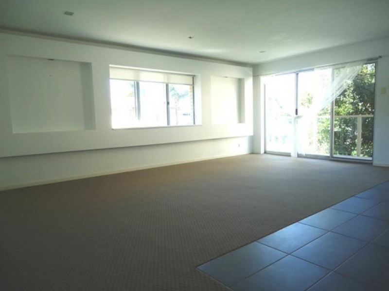 2/12 Bonney Ave, Clayfield QLD 4011