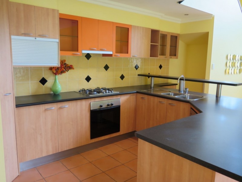 2/10 Bradford Street, Labrador QLD 4215