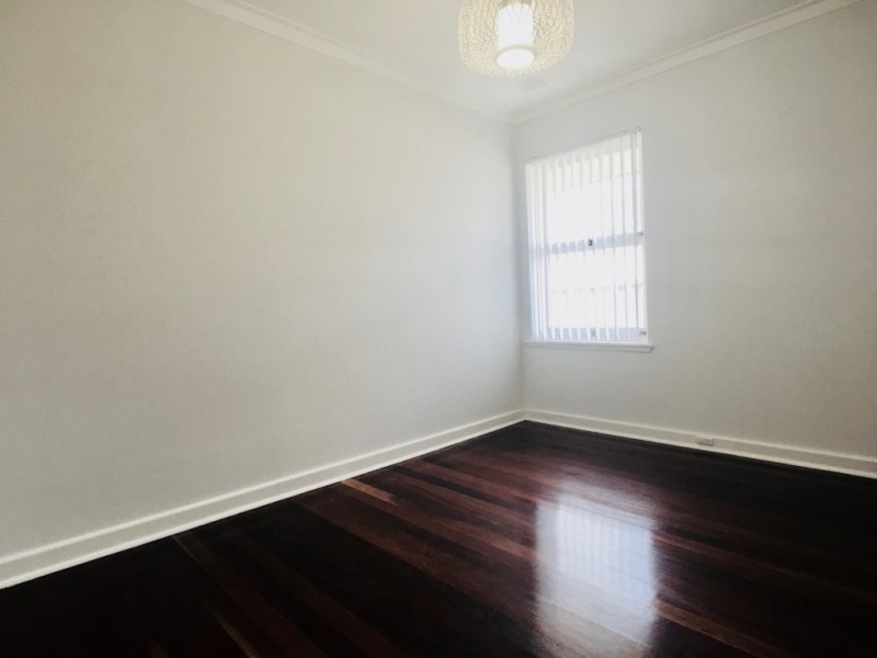 10 Dewey Street, Shelley WA 6148