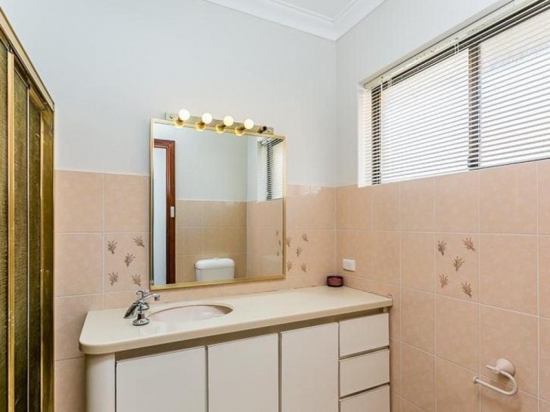 9 Skeit Road, Darch WA 6065