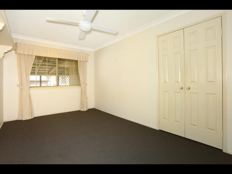 24 Crescent Avenue, Hope Island QLD 4212