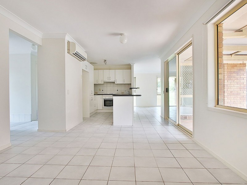 6 Simpson Ct, Goodna QLD 4300