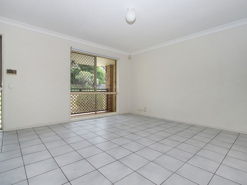 6 Simpson Ct, Goodna QLD 4300