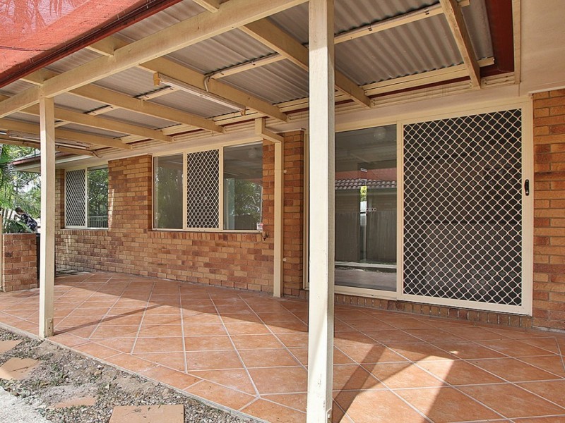 6 Simpson Ct, Goodna QLD 4300