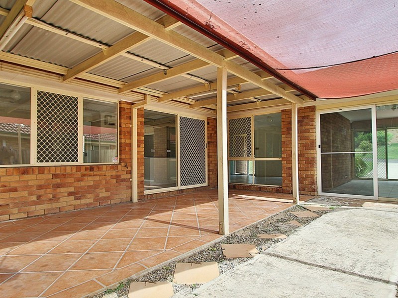 6 Simpson Ct, Goodna QLD 4300