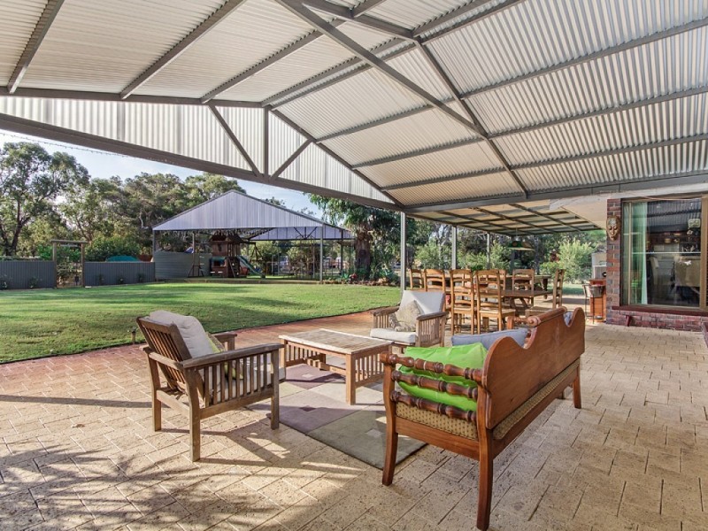 33 Greenwood Way, Barragup WA 6209