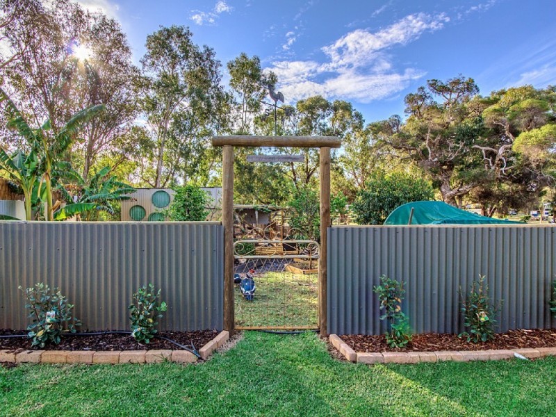 33 Greenwood Way, Barragup WA 6209
