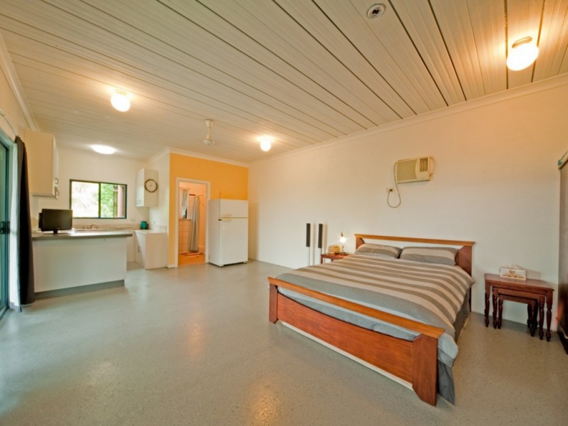 32 Parkland Drive, Cannonvale QLD 4802