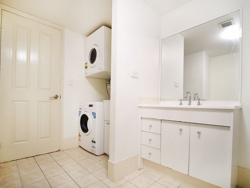 3/22-24 Gray Street, Southport QLD 4215