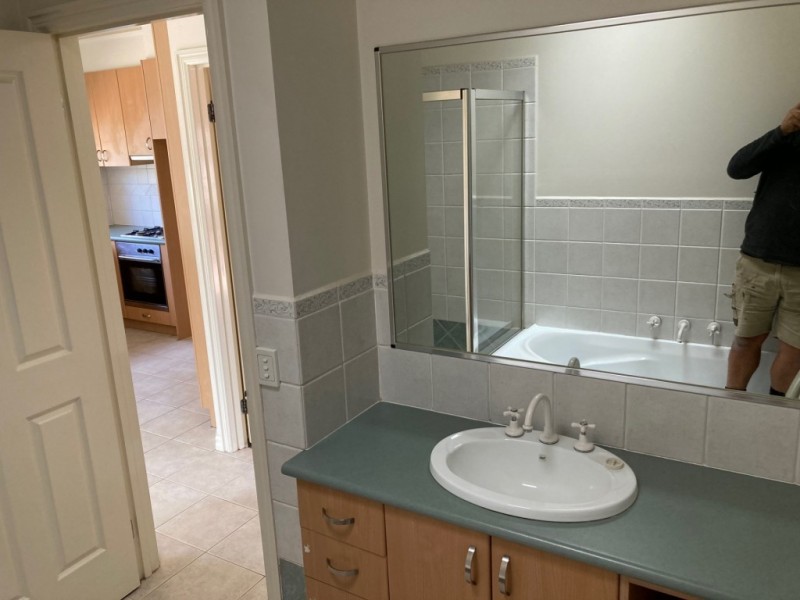 1/157 Deakin St, Essendon VIC 3040