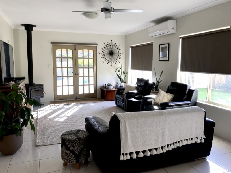 4 Periwinkle Street, Drummond Cove WA 6532