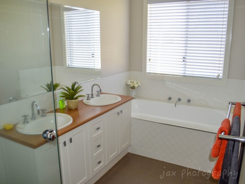 74 Murray Road, Benalla VIC 3672