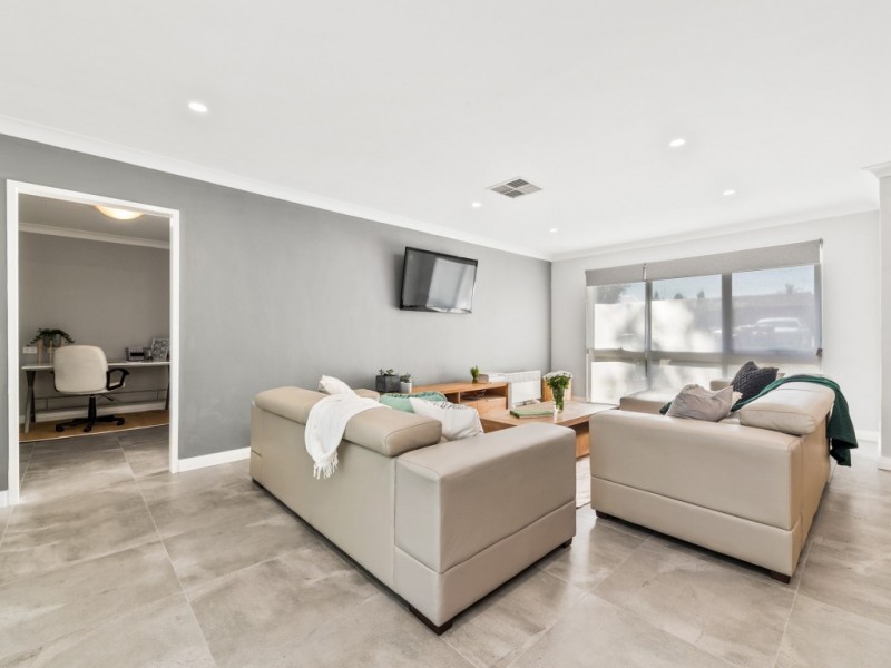 8 Mayo Court, Parkwood WA 6147