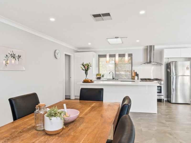 8 Mayo Court, Parkwood WA 6147