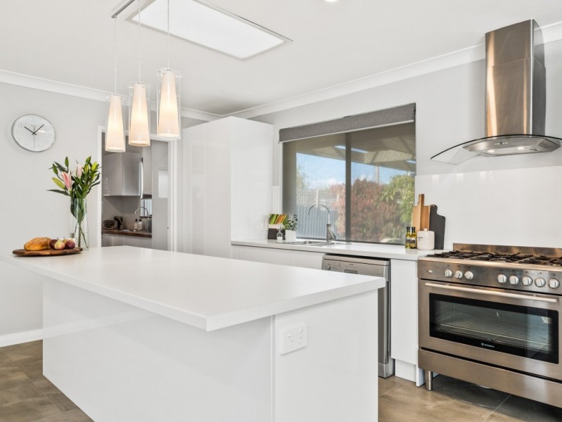 8 Mayo Court, Parkwood WA 6147