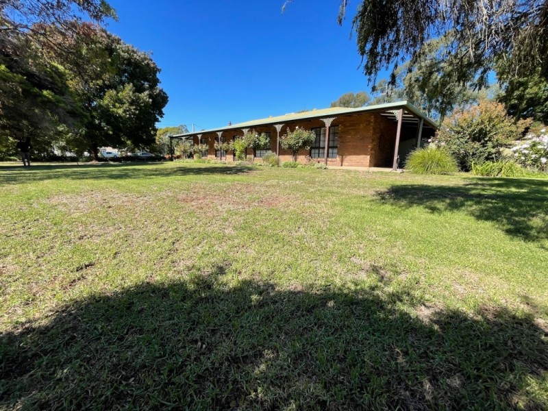 28-30 Catalpa Road, Leeton NSW 2705