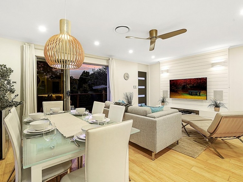 39 Kalimna Drive, Broadbeach Waters QLD 4218