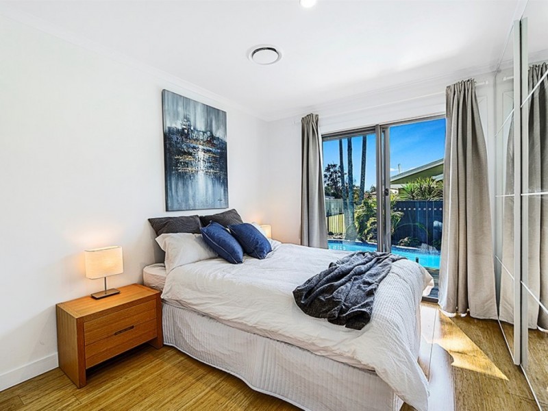 39 Kalimna Drive, Broadbeach Waters QLD 4218