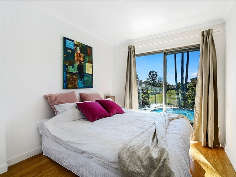 39 Kalimna Drive, Broadbeach Waters QLD 4218