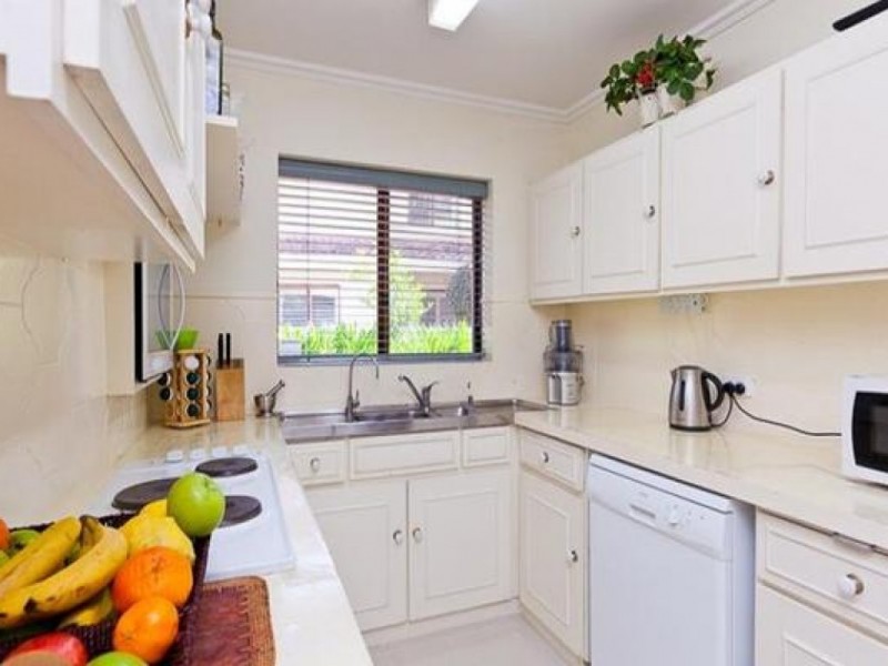 2/11 Wingfield Avenue, Crawley WA 6009