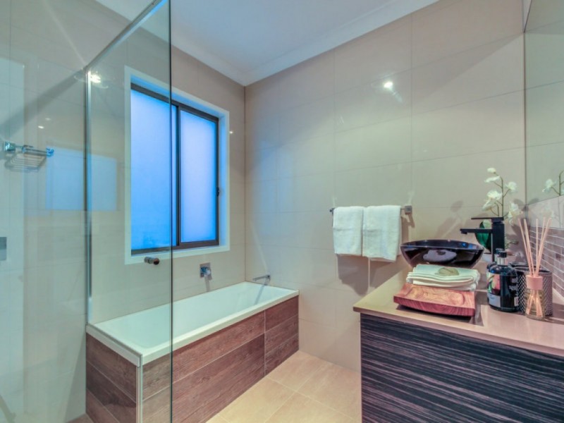 19 Birkenhead Place, Carindale QLD 4152