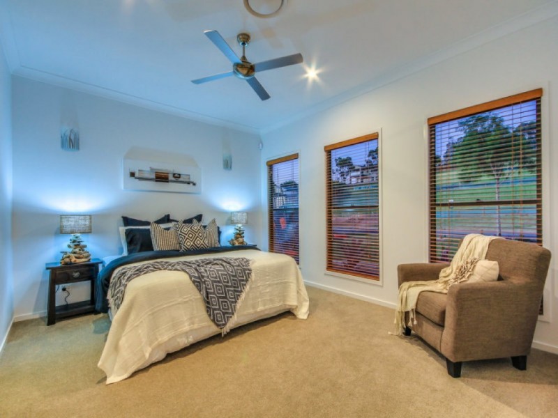 19 Birkenhead Place, Carindale QLD 4152