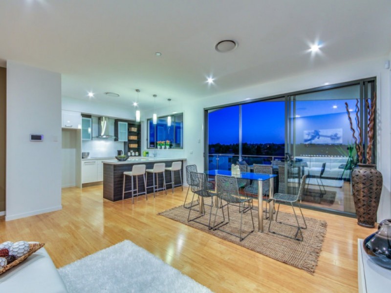19 Birkenhead Place, Carindale QLD 4152