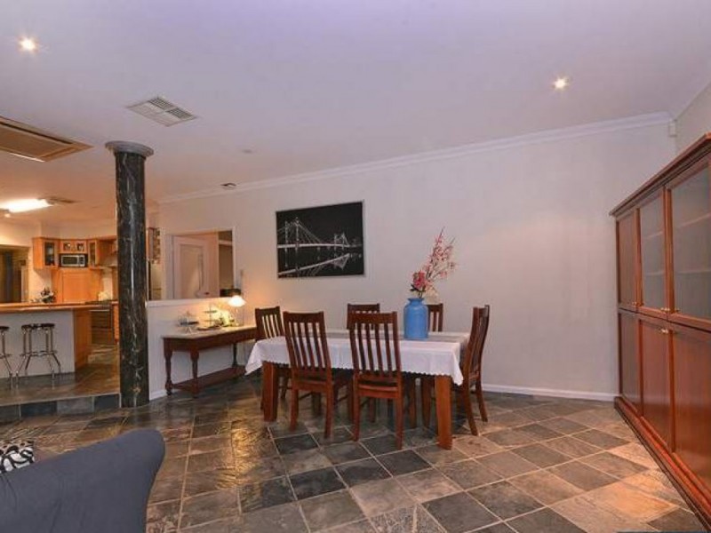 9 Antrim Court, Woodvale WA 6026