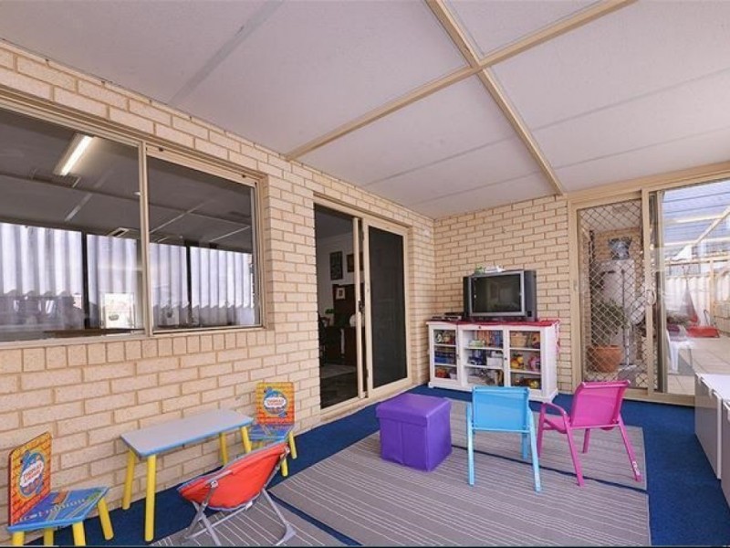 9 Antrim Court, Woodvale WA 6026