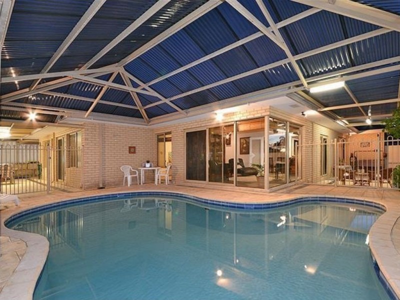 9 Antrim Court, Woodvale WA 6026