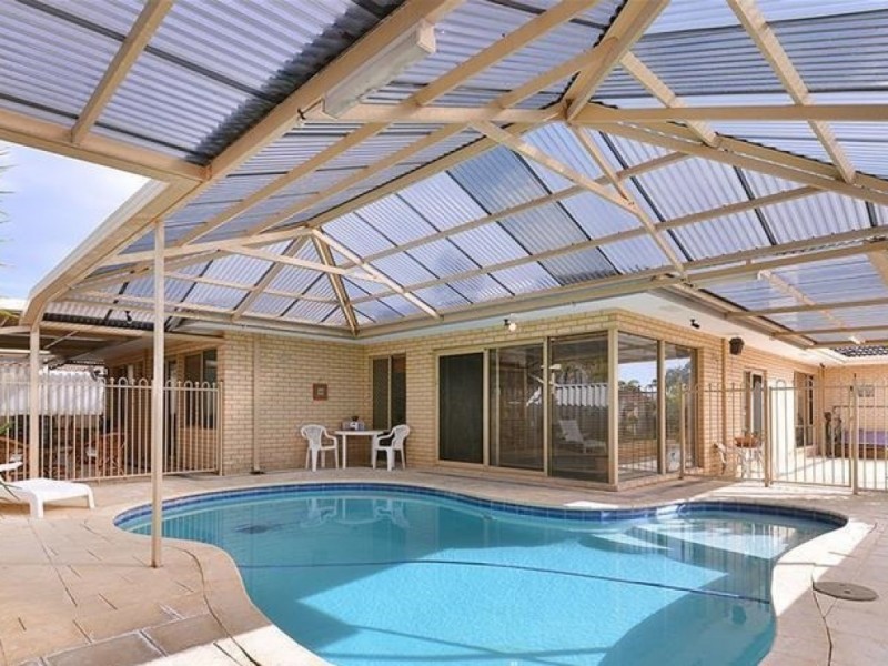 9 Antrim Court, Woodvale WA 6026