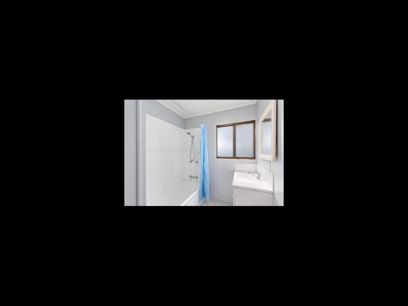 22 Adelong Avenue, Thagoona QLD 4306