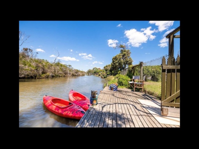 8 Ozone Avenue, Seaford VIC 3198