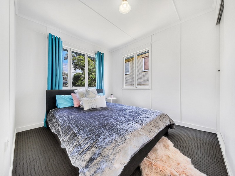 29 Bushing St, Wynnum West QLD 4178