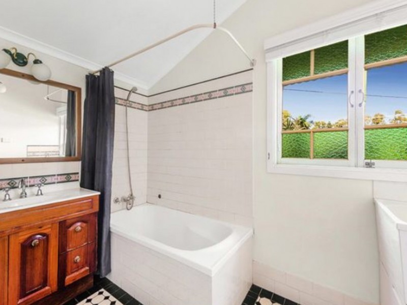 87 Haylock Street, Wynnum QLD 4178