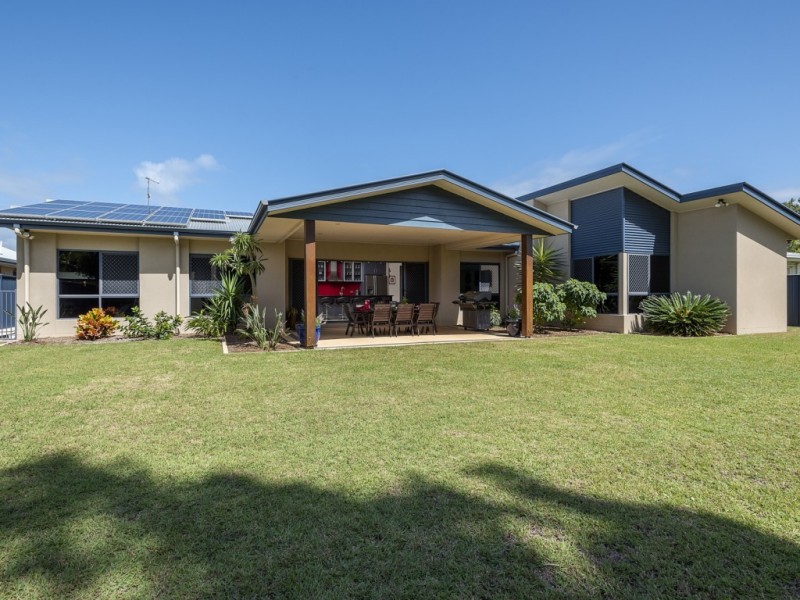 15 Castaway Court, Toogoom QLD 4655