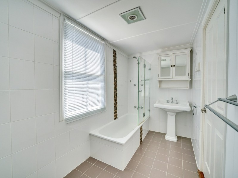 46a Frederick Street, Newtown QLD 4305