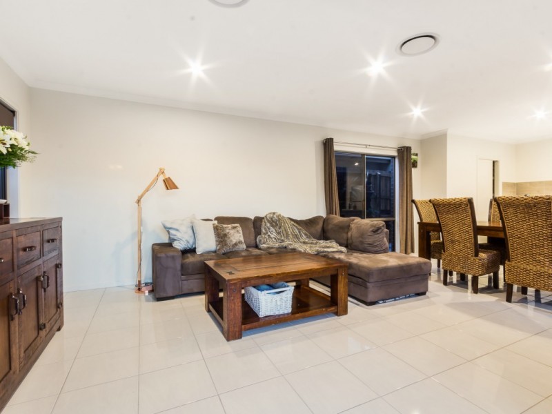 32 Barrington Circuit, Waterford QLD 4133