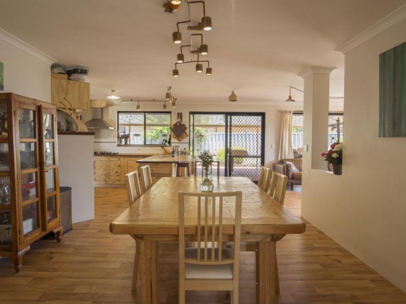 32 Vancouver Circle, Waikiki WA 6169