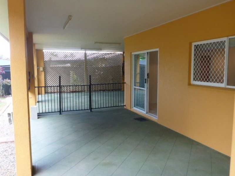 6 Allinga Close, Bentley Park QLD 4869