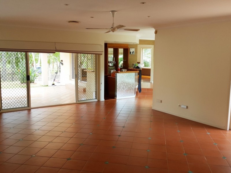 30 Dalloway Court, Arundel QLD 4214
