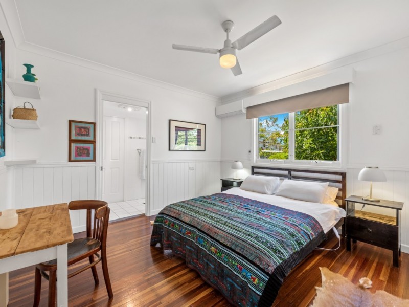 198 Scarborough Road, Scarborough QLD 4020