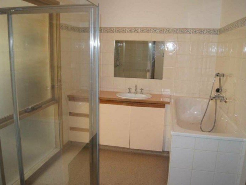 63 Amber Cr, Narre Warren VIC 3805