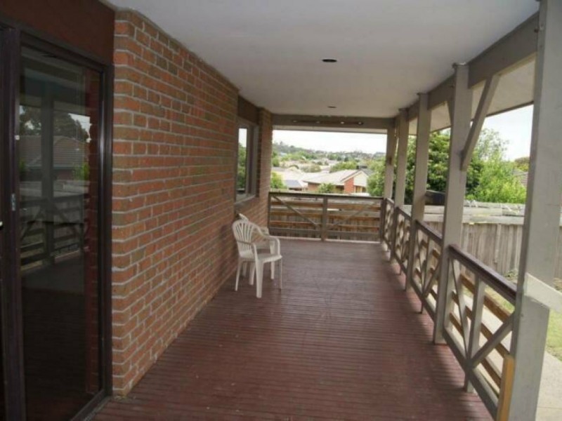 63 Amber Cr, Narre Warren VIC 3805