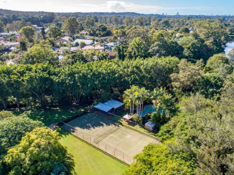 8 Riverlea Water Drive, Nerang QLD 4211