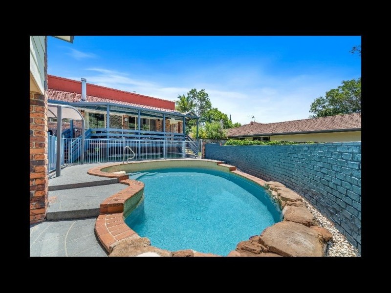 11 Pacific Pines Boulevard, Pacific Pines QLD 4211