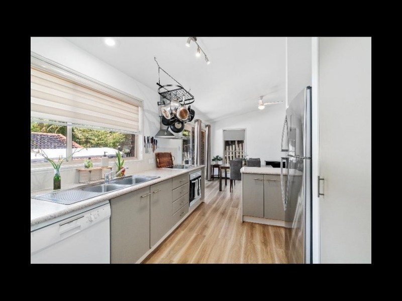 11 Pacific Pines Boulevard, Pacific Pines QLD 4211