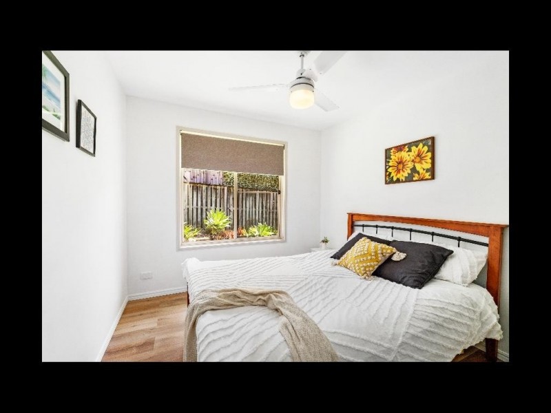 11 Pacific Pines Boulevard, Pacific Pines QLD 4211