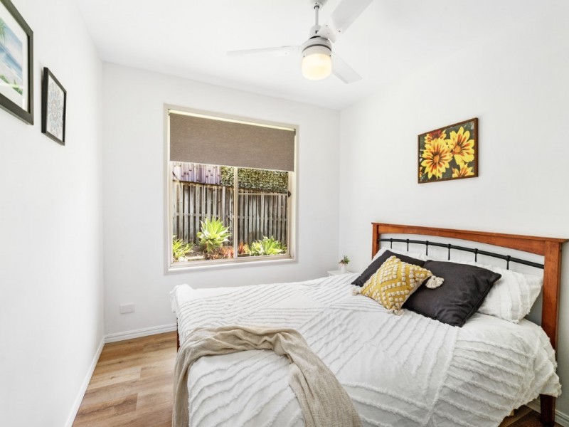 11 Pacific Pines Boulevard, Pacific Pines QLD 4211