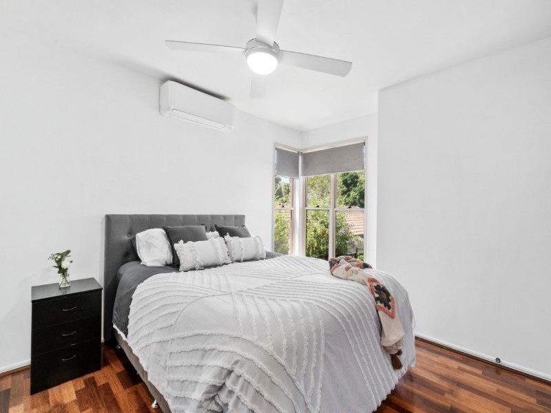 11 Pacific Pines Boulevard, Pacific Pines QLD 4211